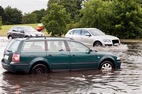 Flood Damaged and Salvage Cars Checklist | EINSURANCE