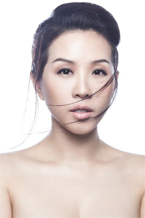 Hoa H U Thu Ho I B N Nude P Nh Tranh