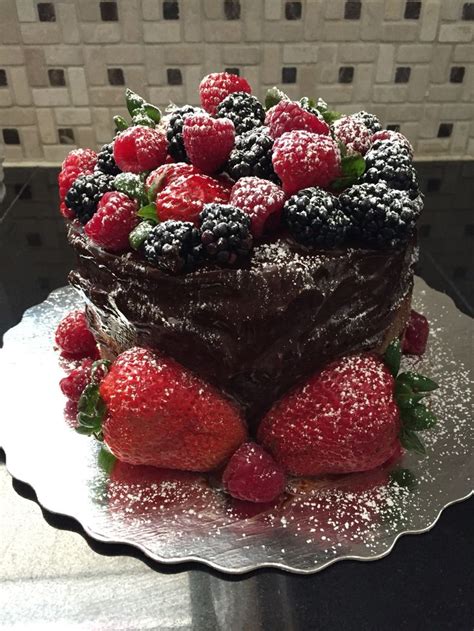 Naked Cake Chocolate Brigadeiro E Frutas Vermelhas Naked Cake Fruit Food