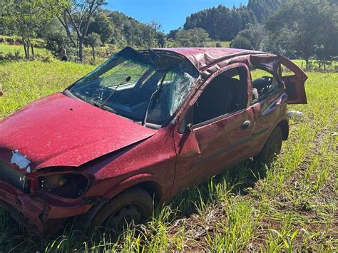 Mãe e três filhos ficam feridos em acidente em Coronel Vivida CGN O