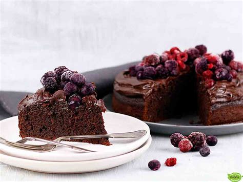 Chocolate Cake with Berries | Natvia Online Store