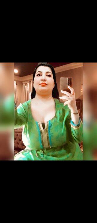 Paki Big Boobs Aunty HD Hot Pics Desi New Semi Nude Masked No Face Videos Pics DropMMS