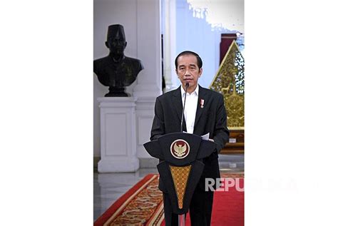 Presiden Jokowi Resmi Tanda Tangani Uu Cipta Kerja Republika Online