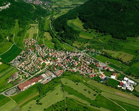 Hausen Fils Von Oben Dorfkern Am Feldrand In Hausen Fils Im