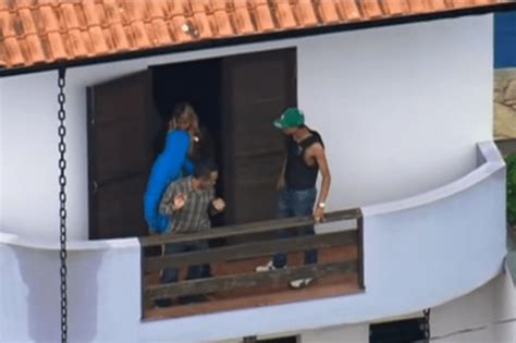 Dupla Invade Casa E Faz Família Refém Veja SÃo Paulo