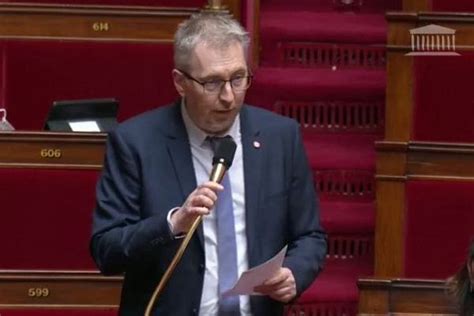 Covid 19 le député Stéphane Claireaux demande le non port du masque