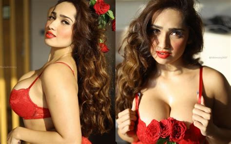 Aditi Mistry Nude Pic Live Sexy Big Boobs Video With Adult Scenes