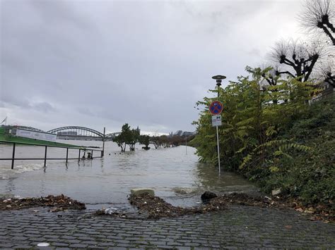 Hochwasser In Nrw Pegelst Nde Sind Weiter Hoch