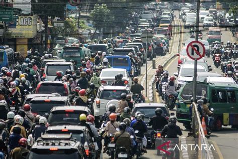 Kepadatan Kendaraan Saat Idul Fitri Di Bandung