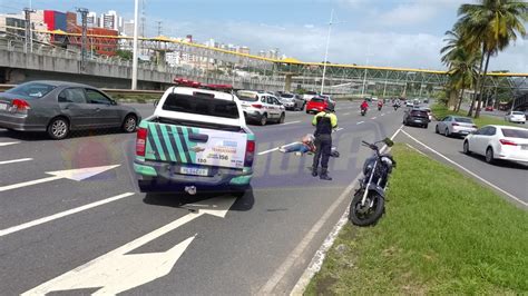 V Deo Pneu De Moto Estoura E Motociclista Acaba Ferindo Na Av Paralela