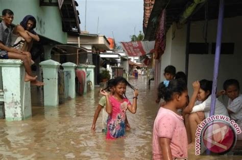 Ribuan Rumah Di Cirebon Terendam Banjir ANTARA News Jawa Barat