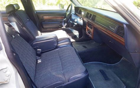 1988 Ford LTD Crown Victoria Interior Barn Finds