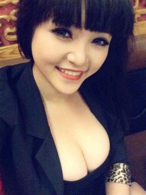 Naked Van Nonstop In The Viet Nam Personal Show