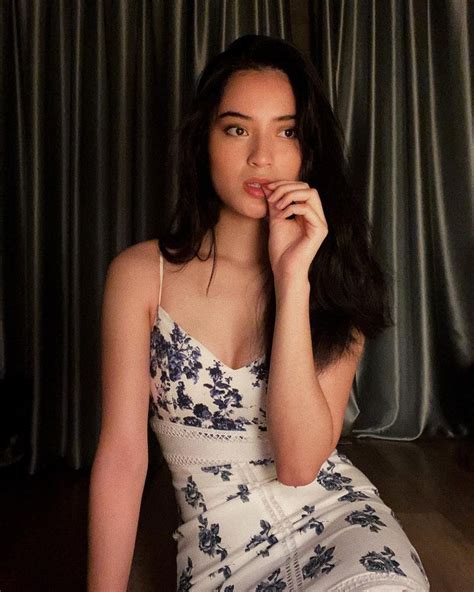 profil instagram wikipedia  biodata sarah felicia  info