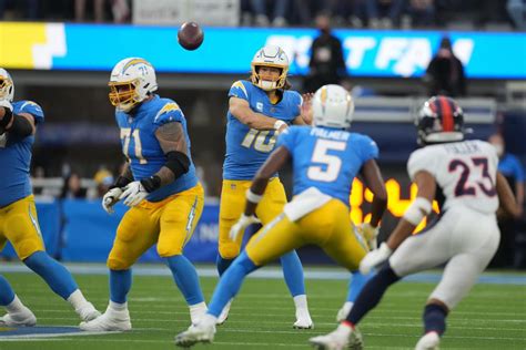 Projecting Chargers Week 1 Offensive Depth Chart