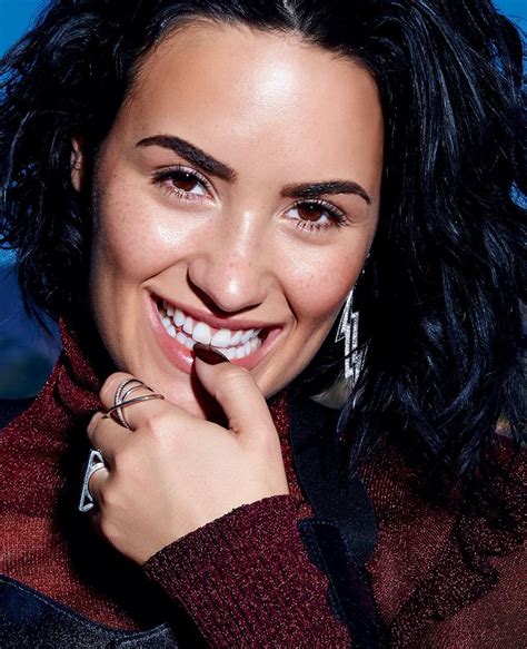 Demi Lovato Photoshoot For Elle Canada September 2016 Issue