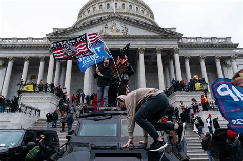 VIDÉO Procès en destitution les images choc de l assaut du Capitole