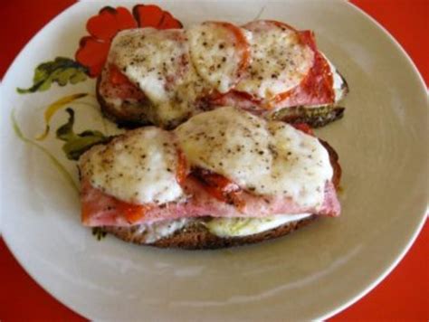 Berbackenes Brot Mit Schinken Mozarella Rezept Kochbar De