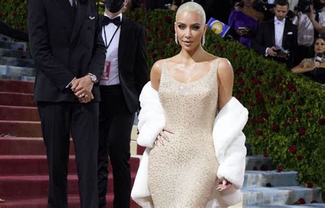 Kim Kardashian Na Pas Ab M La Robe Mythique De Marilyn Monroe Assure