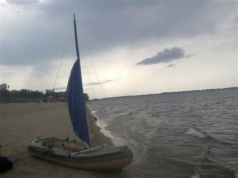 Алексей Воронцов.Как установить простейший парус на надувную лодку ...