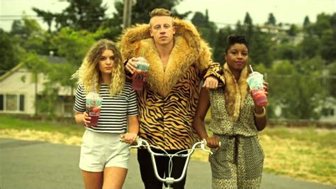 Macklemore And Ryan Lewis Thrift Shop Official Music Youtube