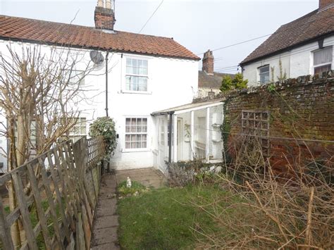 Church Lanes Fakenham Nr21 2 Bed End Of Terrace House £135000