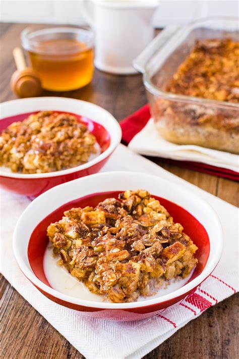 Cinnamon Apple Baked Oatmeal Recipe - Food Fanatic