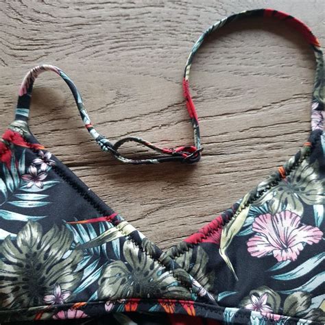 BIKINI TROPICAL MUSTER Gebraucht in Môtier Vully für CHF mit Lieferung auf Ricardo kaufen