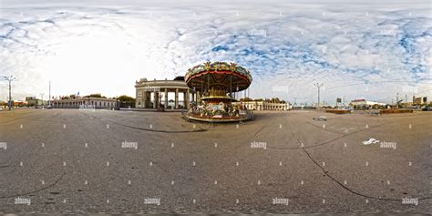 360° view of Moscow, carousel near to an input in Gorky Park - Alamy