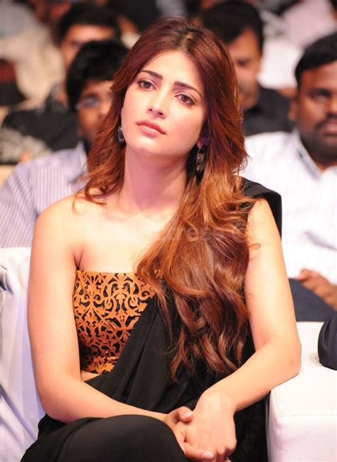 Shruti Haasan Super Sexy Cleavage Show Hot 4 Actress