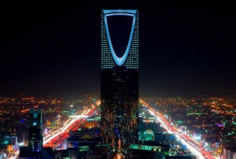 Luxury Hotels in Riyadh: Four Seasons Hotel Riyadh Kingdom Tower Centre ...