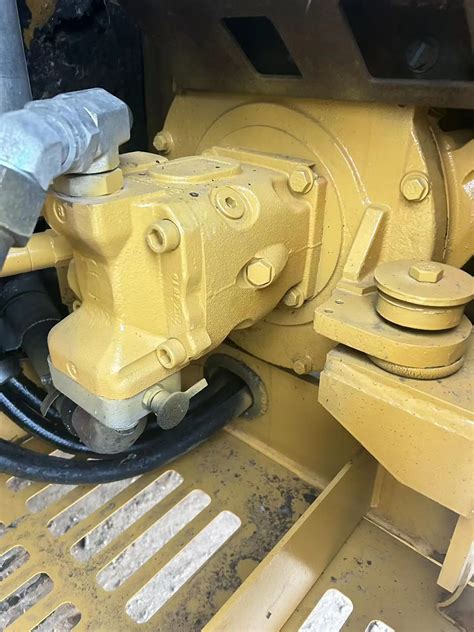 Used Mini Excavators Caterpillar 3055e2 Low Working Hours Small Crawler Multifunctional