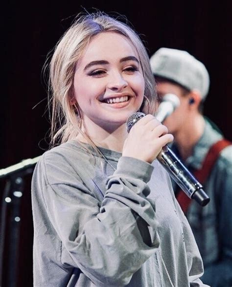 Pin By ⋆ 𝑨 𝒏 𝒏 𝒊 ⋆ On Sabrina Carpenter Sabrina Carpenter Sabrina Carpenter Style Girl Meets