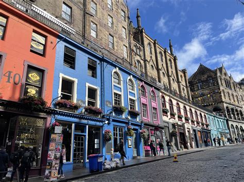 Edinburgh’s Victoria Street and West Bow — Edinburgh Expert Walking Tours