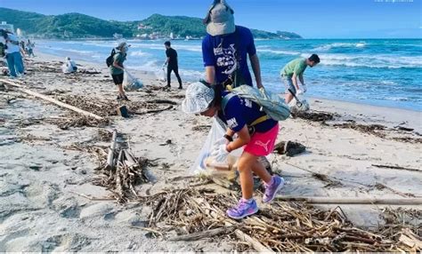 麗嬰房攜手海龜不哭辦親子淨灘 推春夏海廢系列服飾 南部最大聲