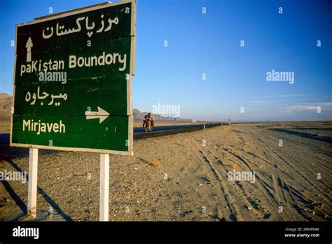 Iran pakistan border hi-res stock photography and images - Alamy