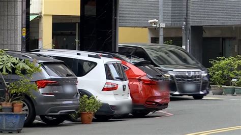 獨家／車停騎樓太超過！警方盯上 開單還停直接拖吊｜東森新聞：新聞在哪 東森就在哪裡