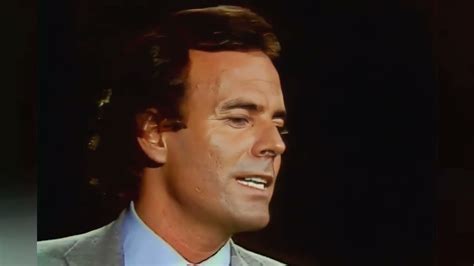 Julio Iglesias Le Monde Est Fou Le Monde Est Beau Youtube