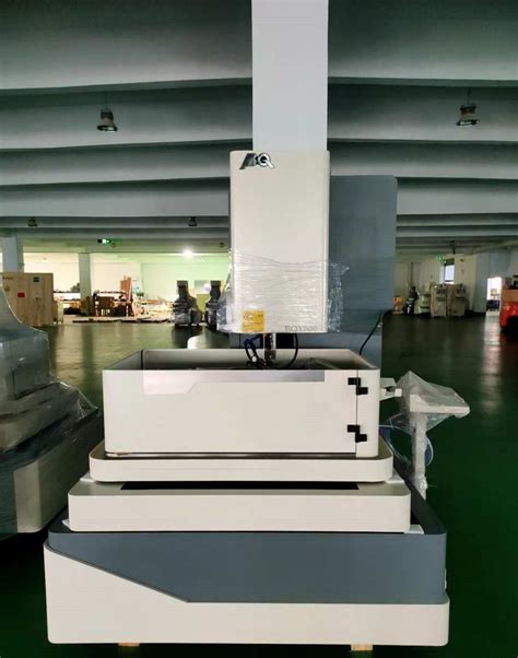 Why every woman hair cut choice is sparking debate online 16