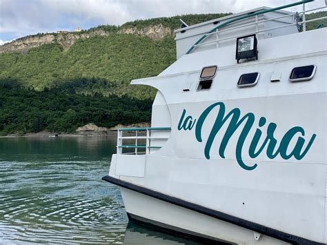 Traversées avec le bateau La MIRA, Loisirs culturels à Treffort