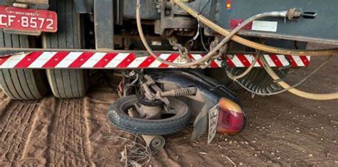 Impacto Fatal Motociclista Morre Ao Colidir Carreta Durante