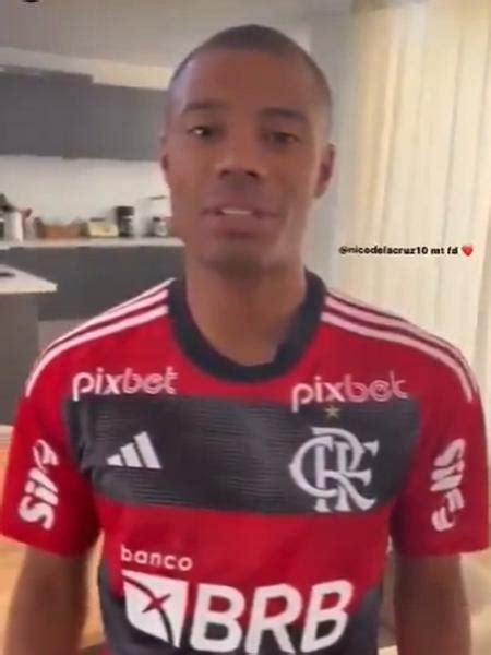 De La Cruz Aparece Em Vídeo Com A Camisa Do Flamengo