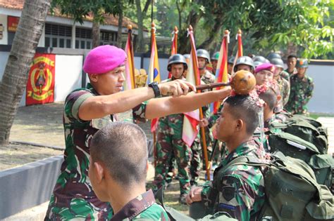 Penuh Tantangan Danyonif Marinir Pimpin Upacara Penerimaan Tamtama