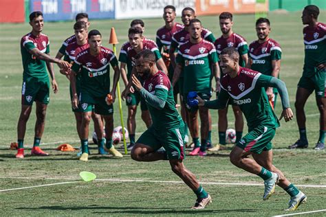 Em treino Diniz praticamente define escalação para jogo de sábado