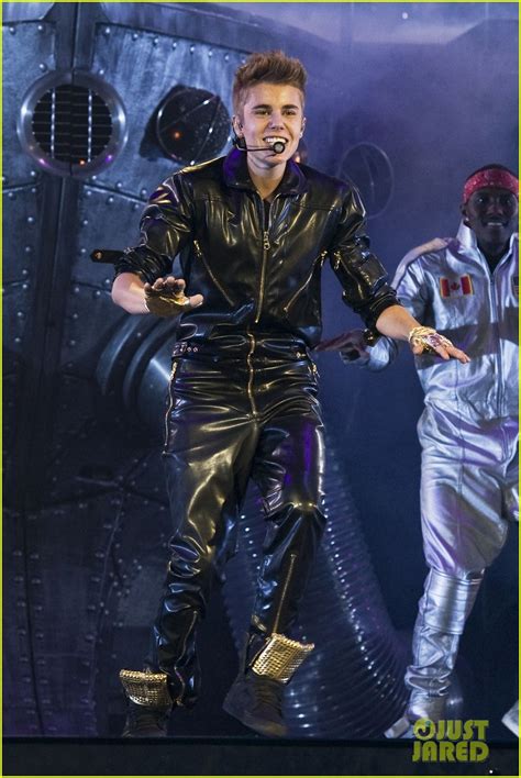 Justin Bieber: 'Believe' Tour Stop in Los Angeles!: Photo 2732938 ...