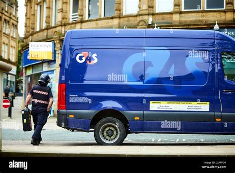 Armoured Security Van Hi Res Stock Photography And Images Alamy