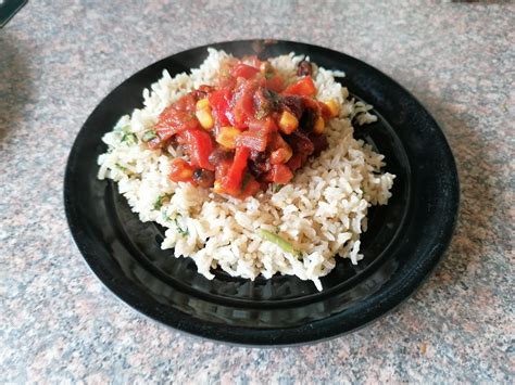 Bean Chilli with corriander brown rice : r/HealthyFood