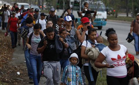 Una Nueva Caravana De Migrantes Parte De Honduras Hacia Estados Unidos