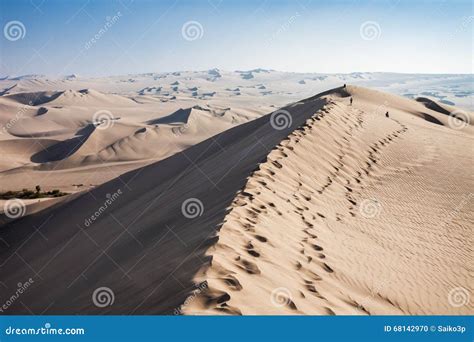 Dunas Do Deserto De Huacachina Foto De Stock Imagem De Arenoso