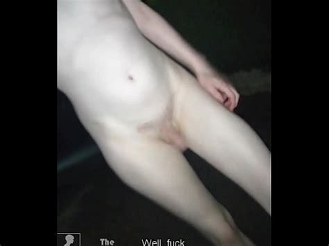Atrapado Caminando Desnudo Escape Estrecho XVIDEOS